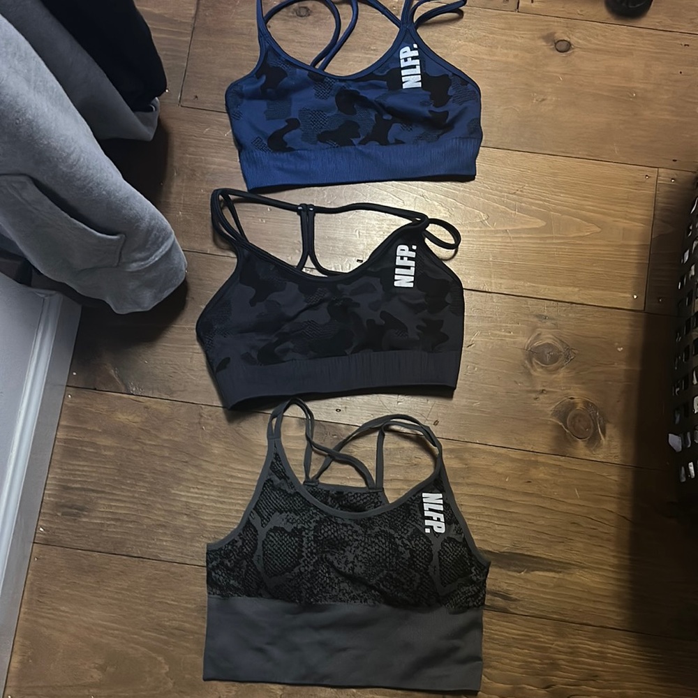 3 sports bras basically new size small